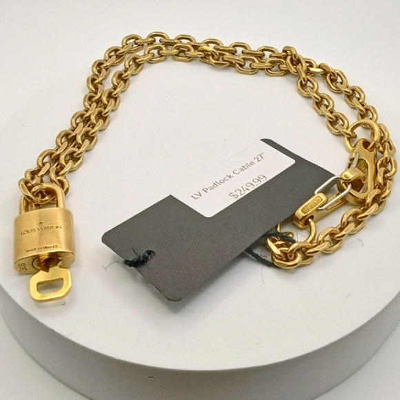 AUTHENTIC UNISEX LOUIS VUITTON LOCK AND KEY WITH 22" NON BRANDED BRASS C… - Picture 2 of 6